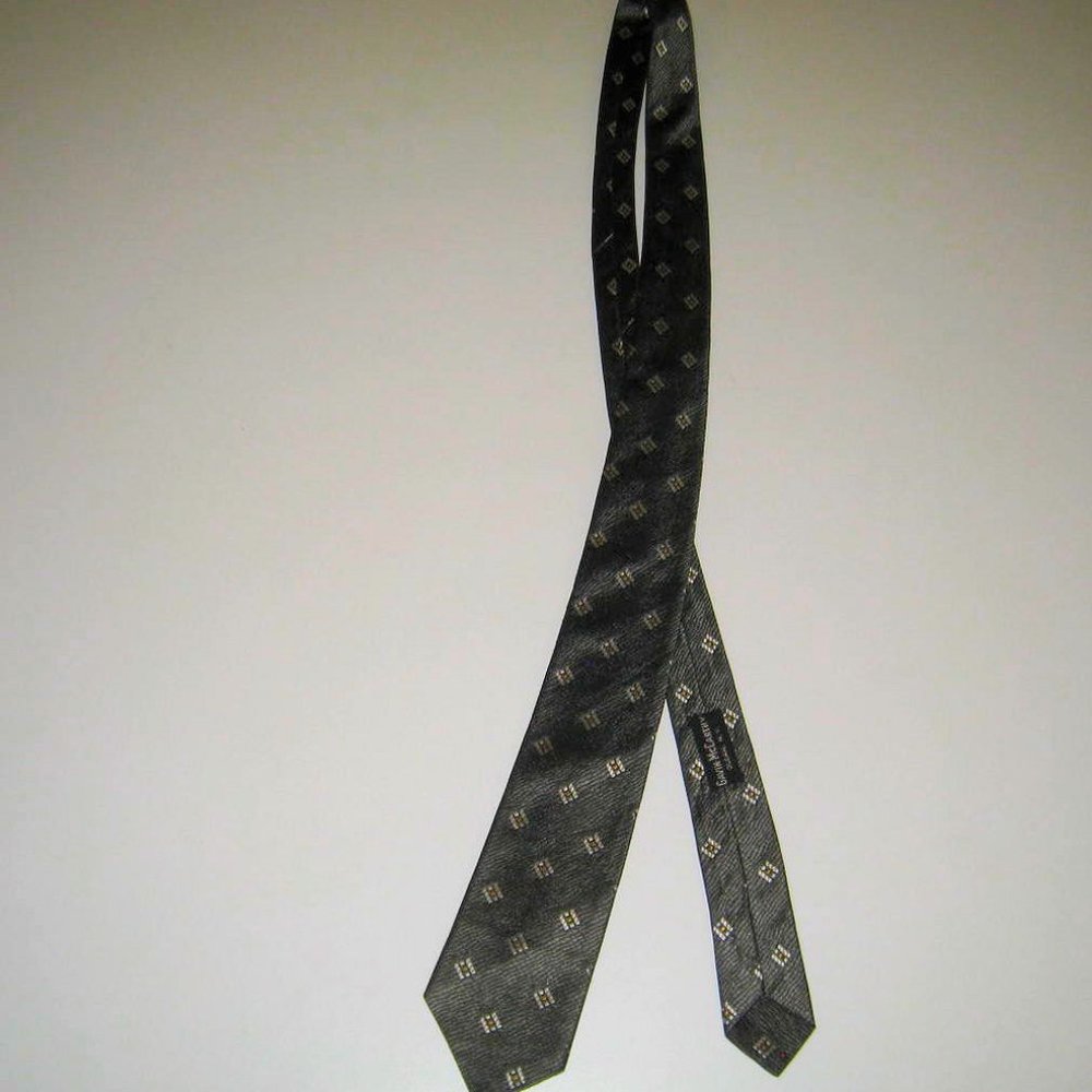 Vintage Skinny Narrow Necktie Gray Gold Geometric 2-1/2 to 1-1/2" x 52-1/2" Lg